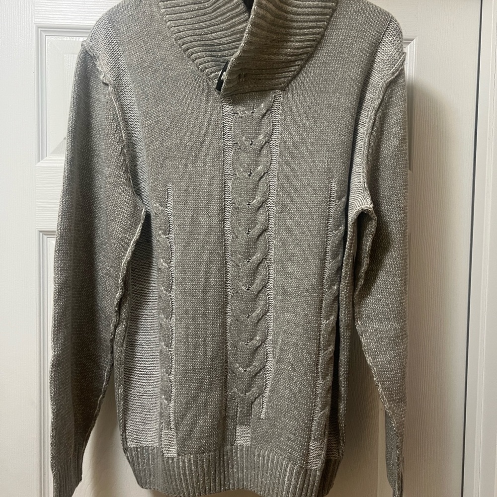 Elegant Gray Cable Knit Turtleneck Sweater